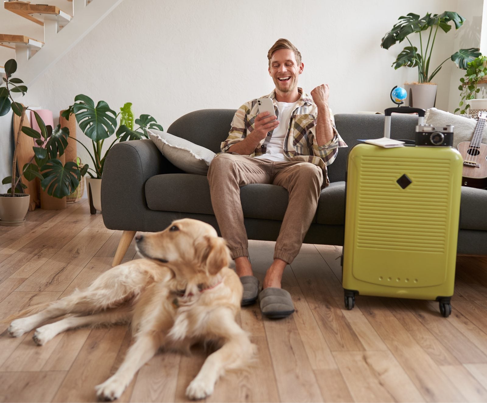 Guest with dog in a pet friendly furnished apartment in Melbourne